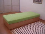 BEÁTA LAMINO - čalouněná válenda s úložným prostorem z lamina